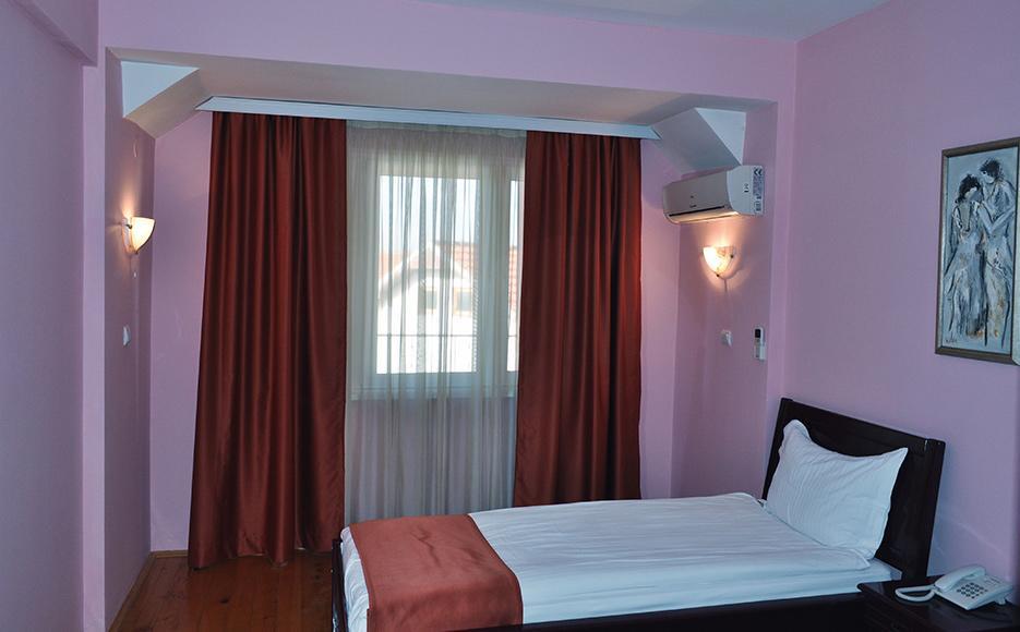 Hotel Satelit Kumanovo Eksteriør bilde